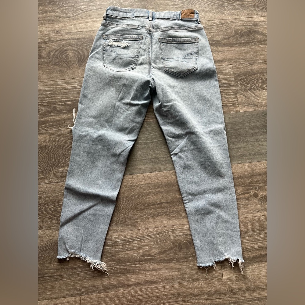 American Eagle Outfitters Distressed Mom Jeans - Picture 4 of 4